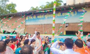 Vijay baghel wife durg sansad 